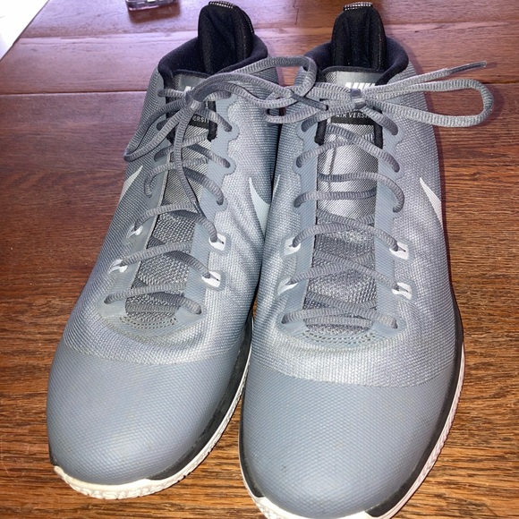 Nike Men’ Basketball Shoe - Picture 2 of 7